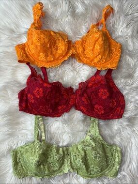 (3) Victoria’s Secret lace bras